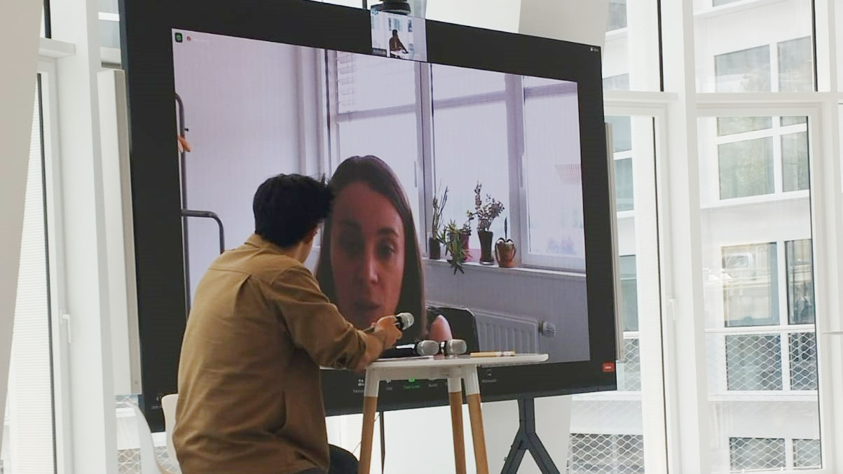 virtual speaker on screen